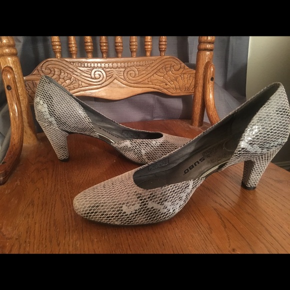 Tsubo Fifee D’Orsay Heels - Picture 5 of 8